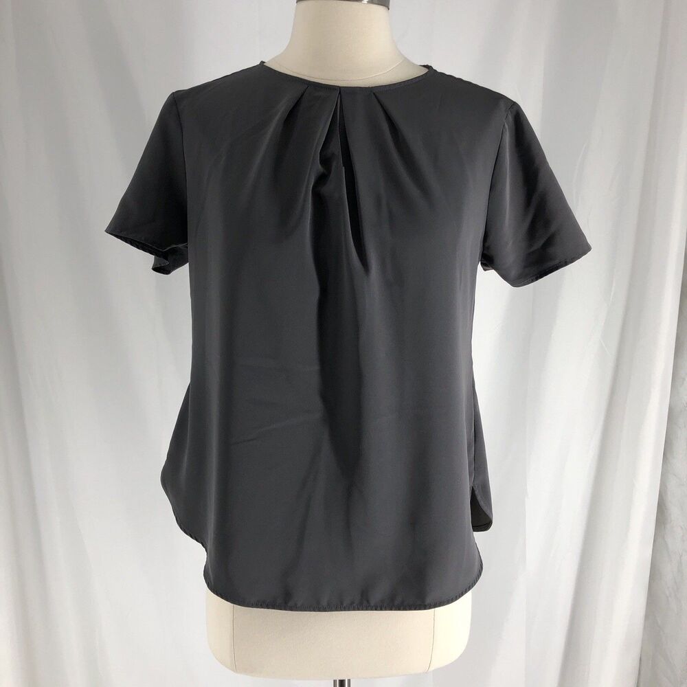 The Outfitters by Lands' End Blouse Women's Gray Size 6p Short Sleeve Dress Top